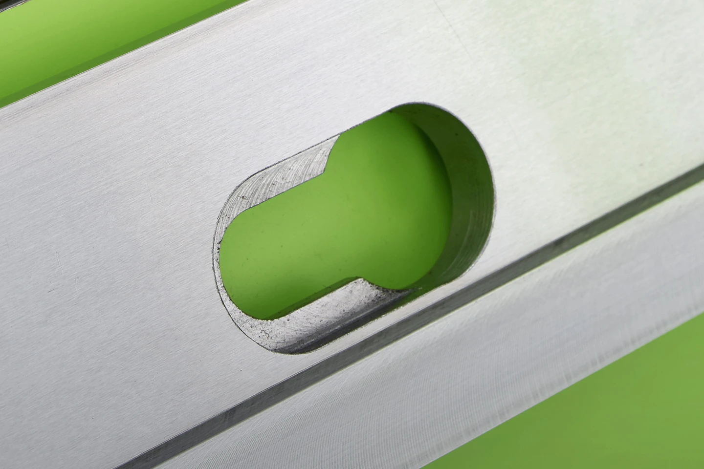 enkla verktygsbyten på en kantvik forma tack vare nyckelhålsteknik