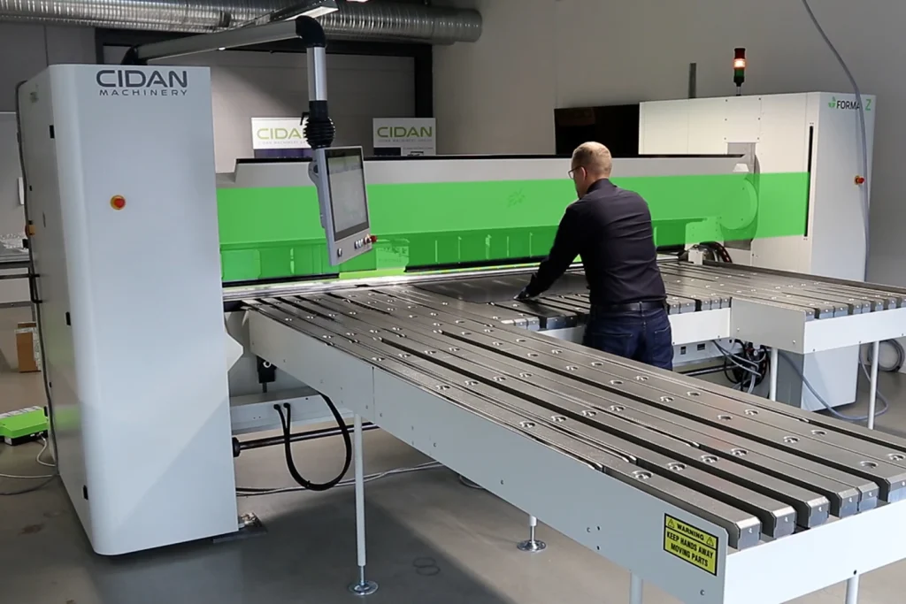 light curtain on the rear side of a cidan folding machine forma z