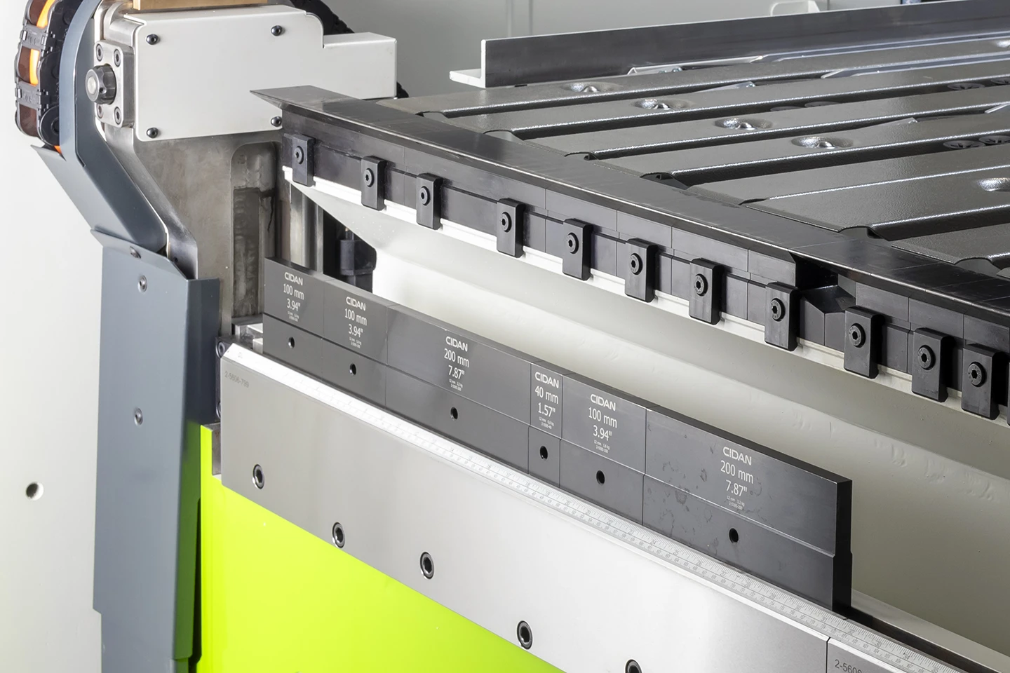 underverktyg på forma z kantvikmaskin