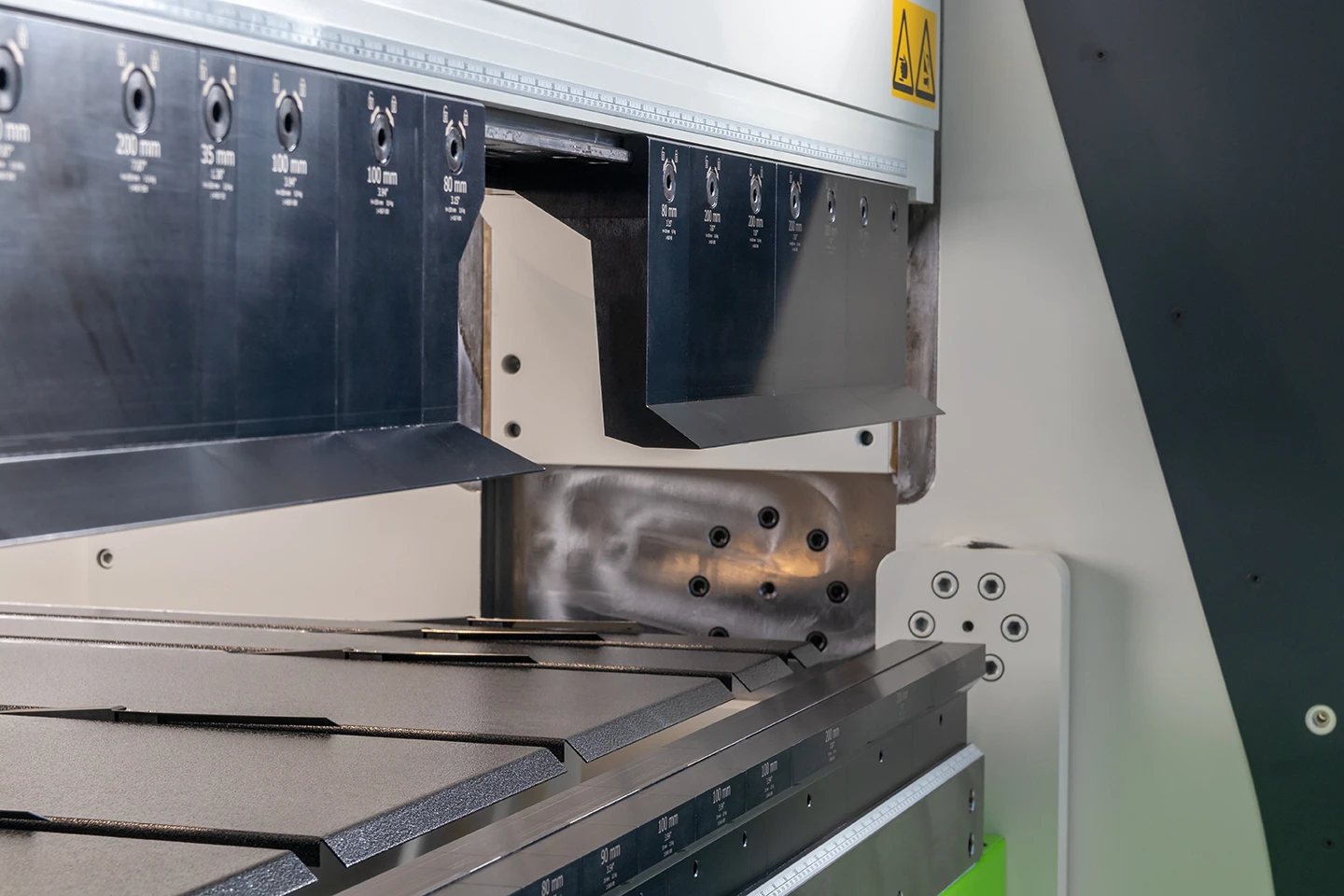 high divided tools in the upper beam of a cidan pro folding machine